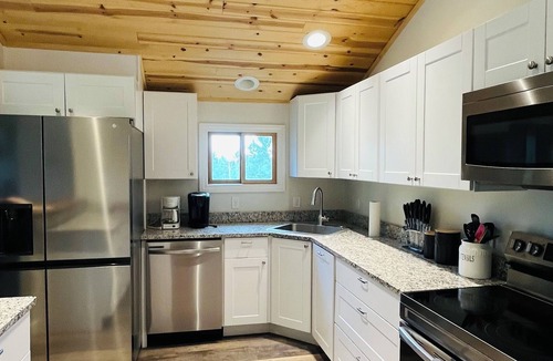 Elk Meadows Cabin | Private and peaceful 3 br cabin in the woods with new Hot Tub