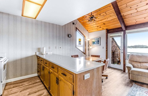 Historic Bayfront Condo | Private Bayfront Home with Fishing Dock - Dogs Welcome