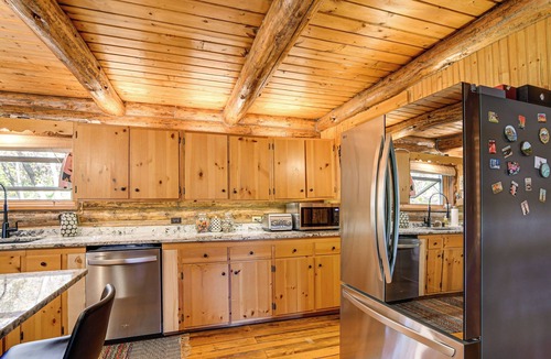 Panora Cabin | Private Beach! Lakefront Cabin in Panora