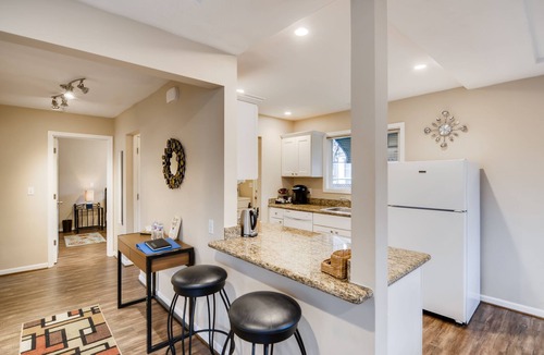 Beaverton House | Private Beautiful 2 Bedroom Units w/FAST FREE WIFI