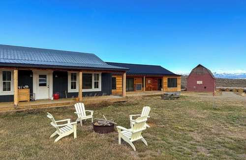 Wilsall House | Private Bison Ranch With Stunning Mountain Views
