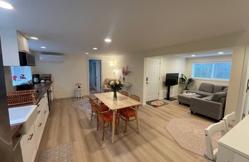 Bryant Apartment | Private Bright Garden-Level Suite Near UW & Seattle Children's Hospital
