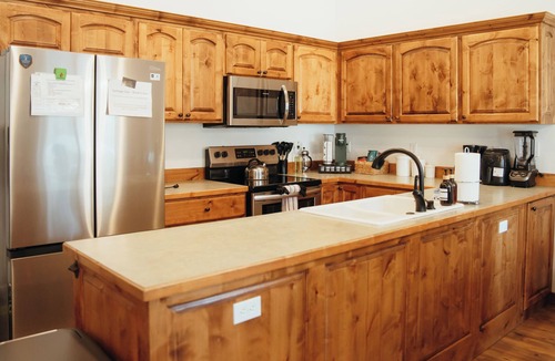 Three Rivers House | Private cabin, hot tub, dogs welcome, close to river & mountains