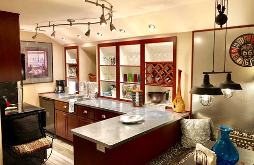 Southwest Bend Condo | Private Chalet Near Old Mill-Music