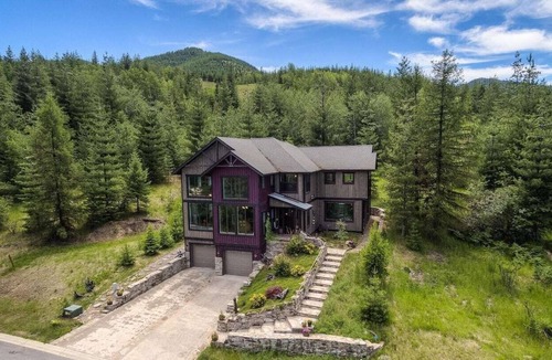 Shoshone County House | Private chalet on golf course 5 min to Silver mntn