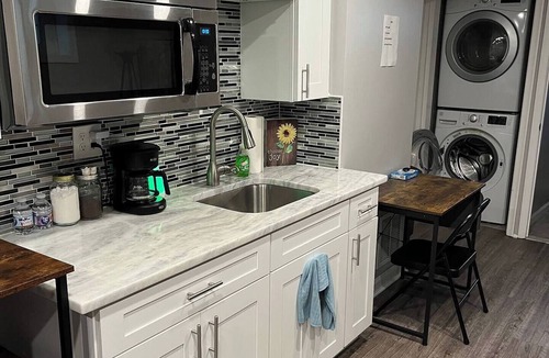 Capitol View Apartment | Private DC Studio + 2 Blocks to Metro + Free Parking