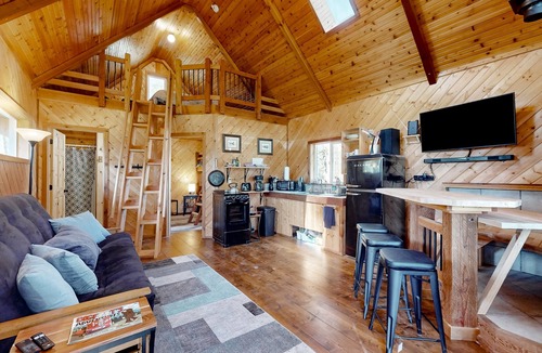 Toledo House | Private dog-friendly home near creek & minutes from I-5 with firepit