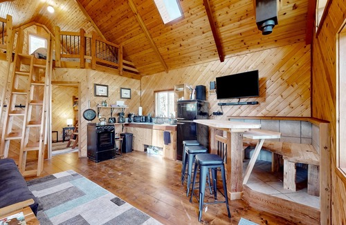 Toledo House | Private dog-friendly home near creek & minutes from I-5 with firepit