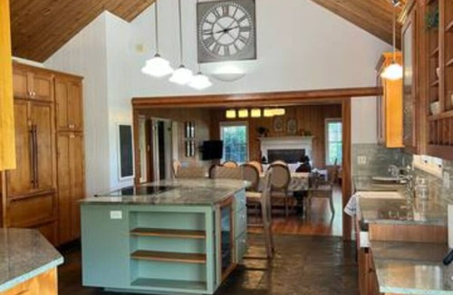 Newberg House | Private Estate in Wine Country