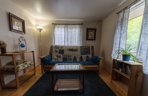 Crescent House | Private guest suite in the mountains