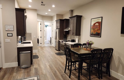 Hurricane House | Private Home-2 Bed/2 Bath -HOT TUB/Near Zion NP