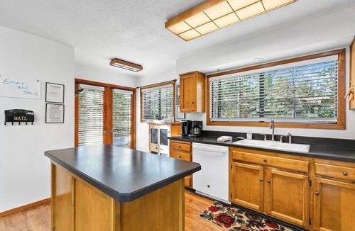 Sunriver House | Private home with hot tub, 8 SHARC passes, bike paths, close to Deschutes River