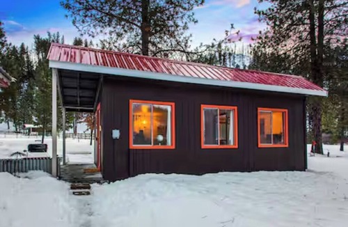 Garden Valley House | Private Hot Spring, Perfect for Couples, No Shared Spaces, 1 Hour North of Boise