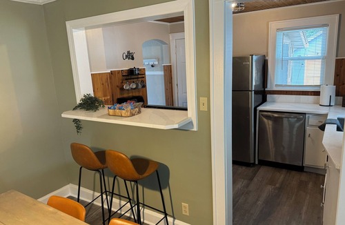 Indianapolis House | Private Hot Tub/Arcade Games/Fenced Yard + EV