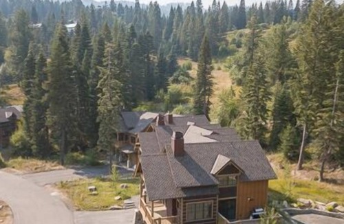 Tamarack Resort House | Private Hot Tub | Cozy Living Room with Stone Fireplace | Modern Granite Kitchen