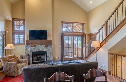 Tamarack Resort House | Private Hot Tub | Cozy Living Room with Stone Fireplace | Modern Granite Kitchen