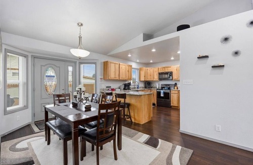 Twin Falls House | Private Hot Tub Remodeled Peaceful Retreat
