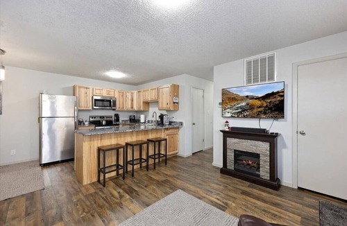 Twin Falls House | Private Hot Tub Remodeled Peaceful Hideaway