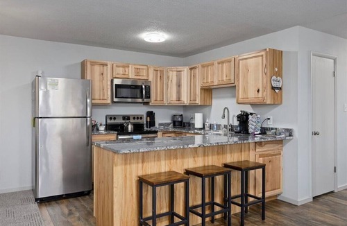 Twin Falls House | Private Hot Tub Remodeled Peaceful Hideaway