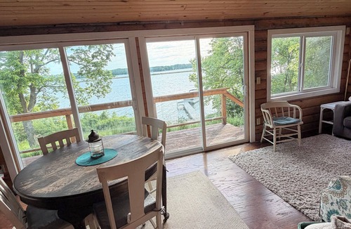 Melrose House | Private island cabin with ALL the amenities!