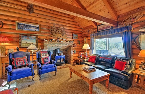 Oregon Water Wonderland Cabin | Private Log Cabin in Bend w/ Deschutes River View!