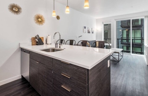 New Tacoma Apartment | Private Modern 1BR/1BA - For Short or Long Stays