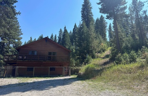 Darby House | Private mountain home nestled in the mountains in beautiful Darby, MT.