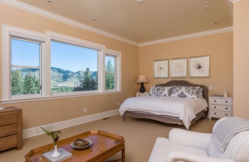 Elkhorn Village House | Private Mountain Retreat