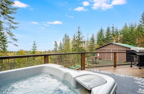 Port Angeles Cabin | Private, ocean view cabin next to ONP; hot tub/game-room