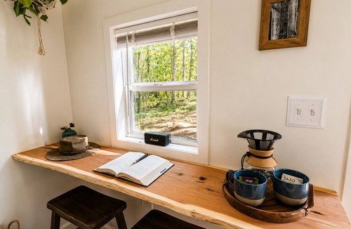 Sequatchie Cabin | Private Off-Grid Cabin on a Bluff