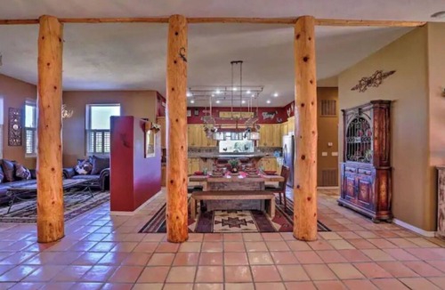 Hurricane House | Private Pool-King bed-3 acres- Billiards-RV Parking-Mountain Views-Near Zion