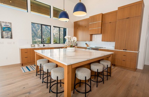 Manson House | Private Pool | Stunning lake & mountain views | Modern, costal design