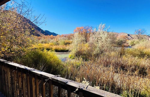 Sevier Cabin | PRIVATE RIVER BRYCE CANYON THEMED CABIN WITH COMPLIMENTARY BREAKFAST & HOT TUBS