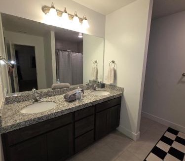 Eagle Mountain House | Private room and bathroom from 5 min to META