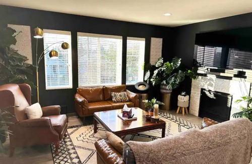 Central Tacoma Resort | Private room ∙ 2 guests