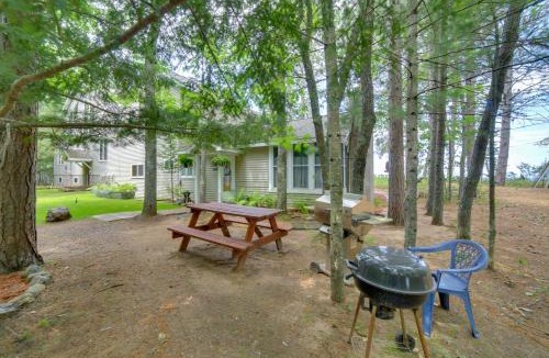 Big Bay House | Private Sandy Beach: Lake Superior Group Retreat