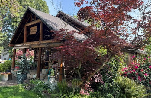 Jacksonville Apartment | Private suite in Historic Jacksonville's I930's Log home. Pet friendly.