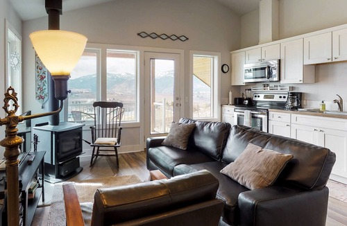 Manson House | Private, top floor loft w/ views of the valley & two lakes - dogs ok!
