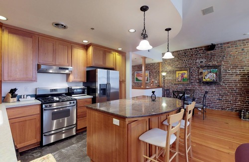 New Tacoma Condo | PROMO 15% WEEKLY/45% MONTHLY DISCOUNTnTacoma's Theater Dist. High-End Condos.