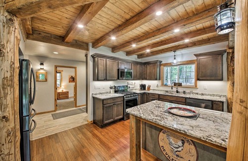Nordman Cabin | Prospector Cabin next to ELKINS Resort and Priest Lake