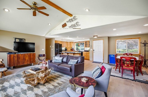 Gold Bar Cabin | Prospector's Bend - Hot Tub, Riverfront, Fishing