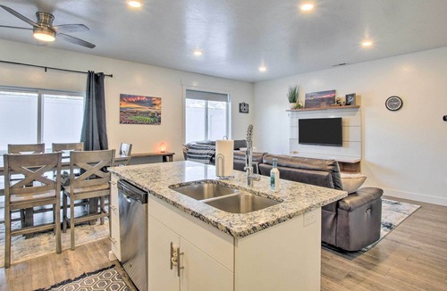 Providence House | Providence Townhome w/ Amenities ~ 4 Mi to USU!