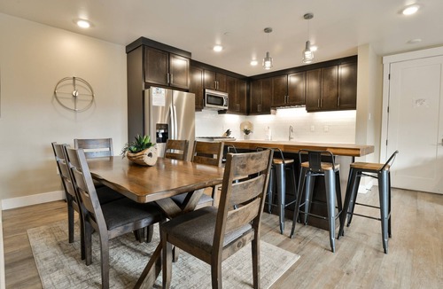 Moab South Valley Condo | Quad C 1-4 at Moab Resort-Pool-Pets-Large Groups