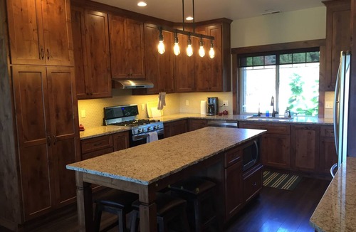 Bonners Ferry House | Quail House: VIEW of Mountains & Valley, Hot Tub, 3 Bed/2 Bath