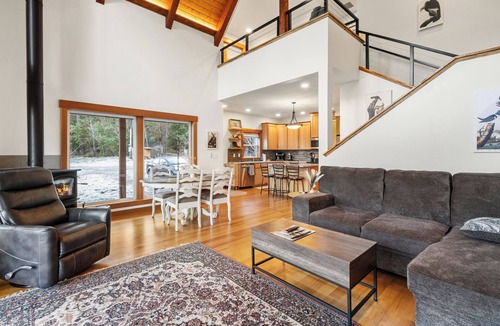 Jacksonville House | Quail Run River View Cottage! Modern Mountain Cabin Near Jacksonville | Spacious, Bright & Peaceful