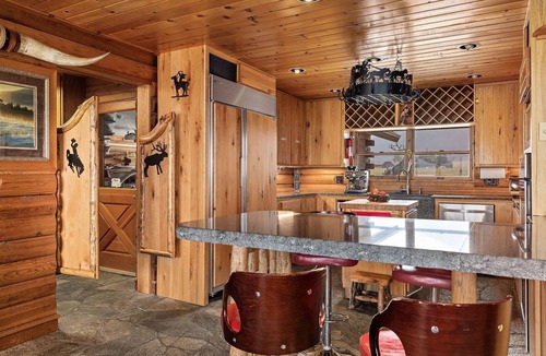 Jackson Cabin | Quaint 4-bedroom cabin with Loft in Jackson with WiFi access