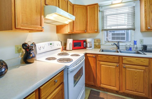 Cody Cottage | Quaint Cody Cottage w/Grill: Walk to Downtown!