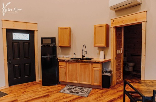 Bancroft Cabin | Quaint handicap accessible cabin- Perfect for a cozy getaway