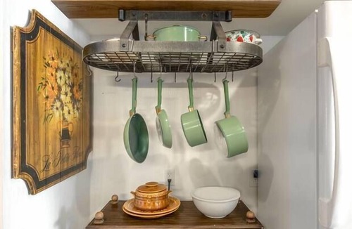 Cashmere Apartment | Quaint walkable to Cider House & Coffee Shop