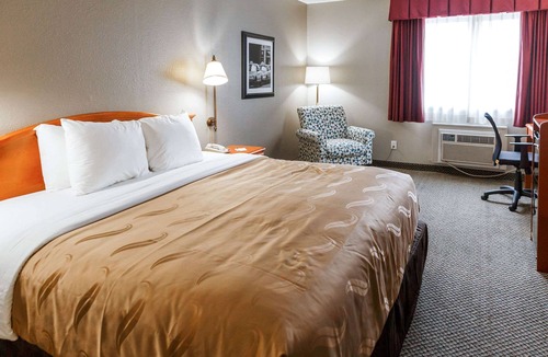 Burlington Hotel | Quality Inn Burlington near Hwy 34